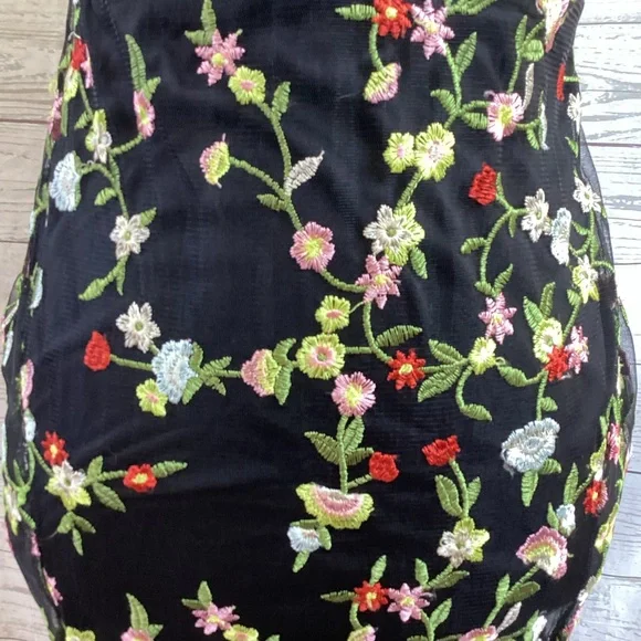 HTF Lulus Black Floral Embroidered Maxi Dress Open Back M Prom - Picture 9 of 16